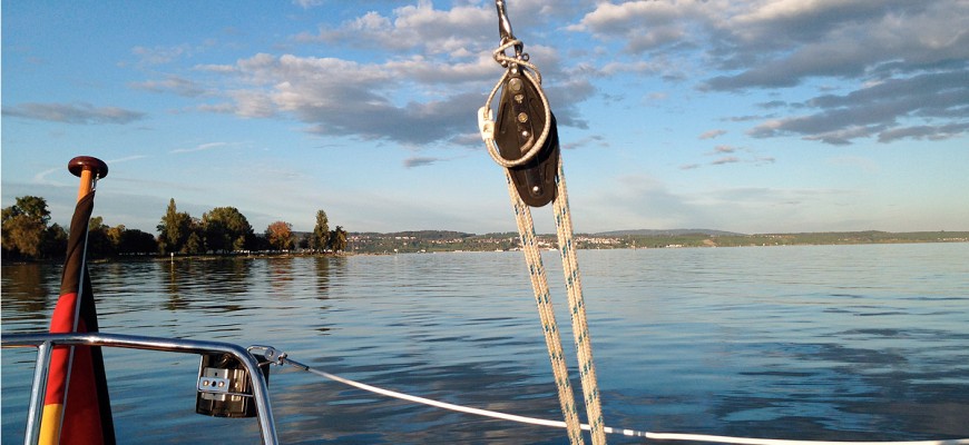 bodensee-auf-eigenem-Kiel-Deutschlandfahne-Hörnle