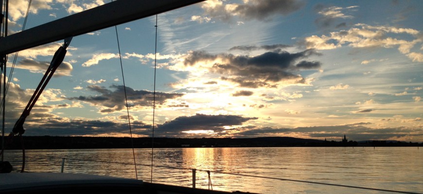 bodensee-auf-eigenem-Kiel-Sonnenuntergang